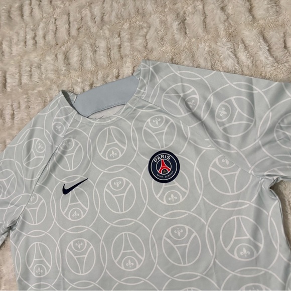 NIKE Men's Paris Saint-Germain Dri-FIT Pre-Match Jersey - Picture 15 of 15
